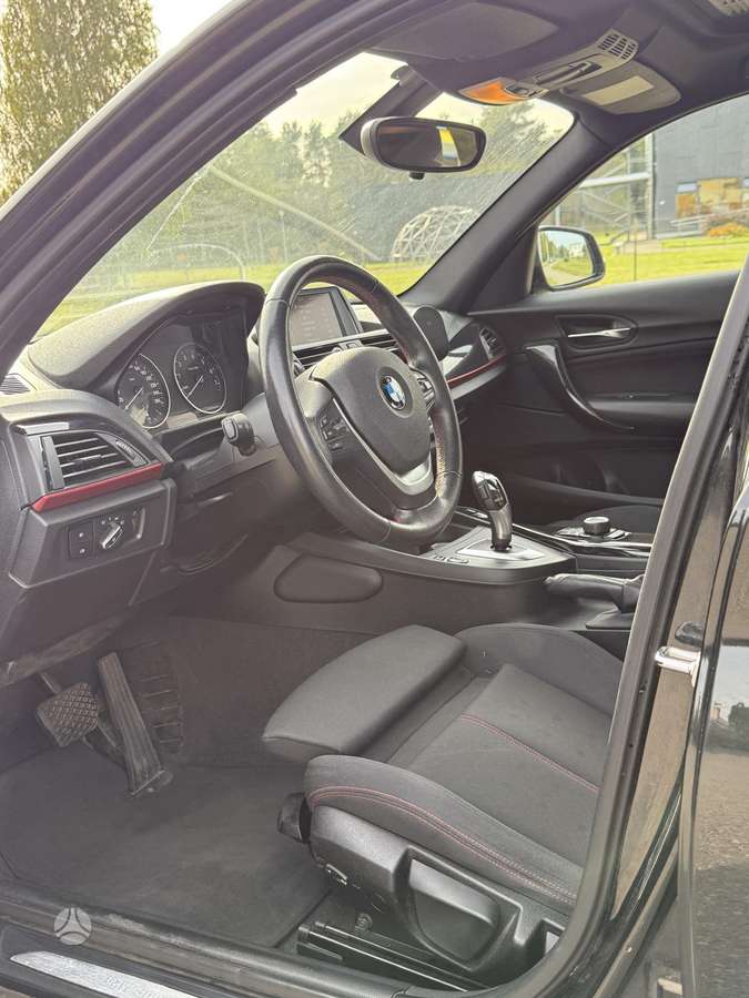 BMW 118, 1.6 l., hatchback