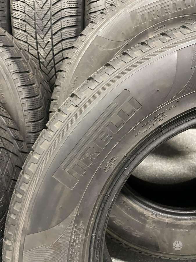 Pirelli Scorpion, winter 235/65 R17