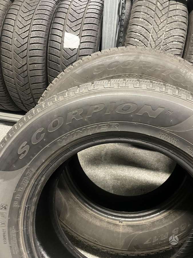 Pirelli Scorpion, winter 235/65 R17