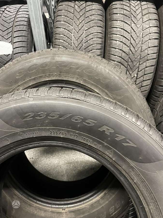 Pirelli Scorpion, winter 235/65 R17