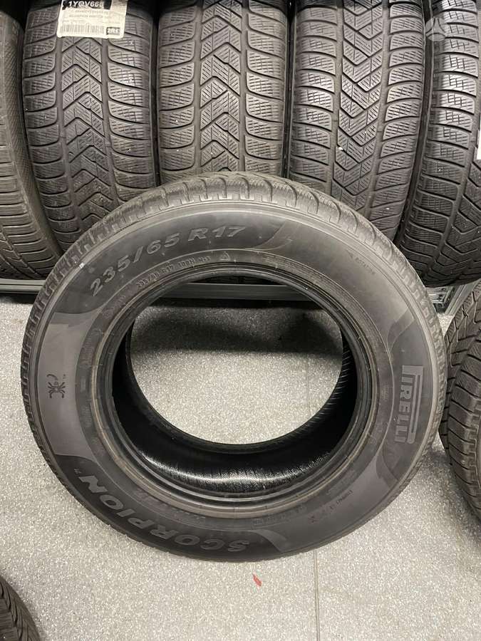 Pirelli Scorpion, winter 235/65 R17