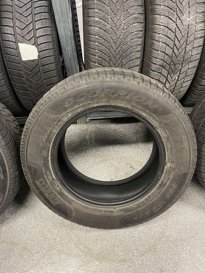Pirelli Scorpion, winter 235/65 R17
