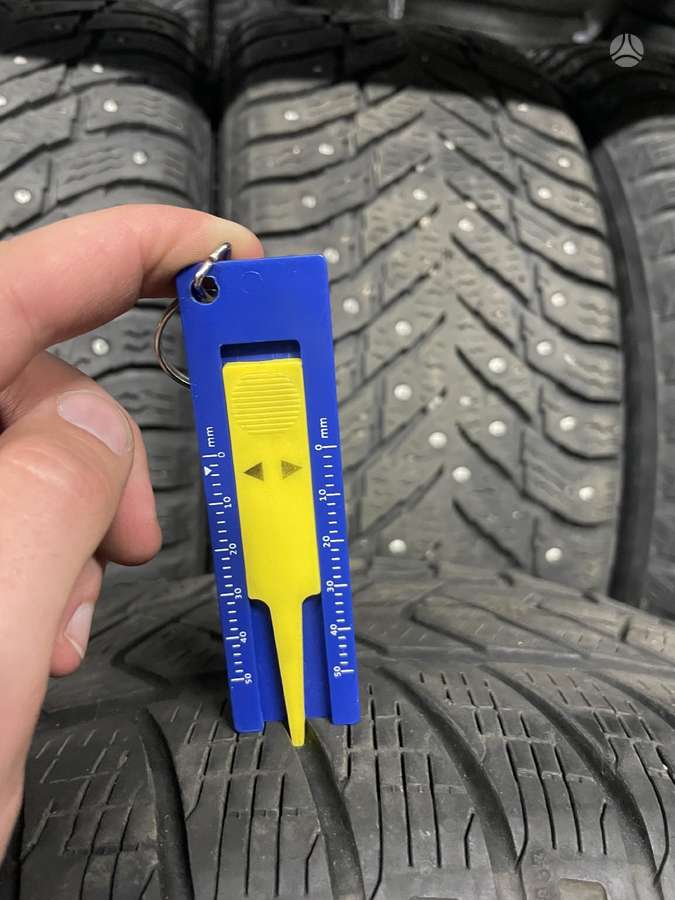 Pirelli Scorpion, winter 235/65 R17
