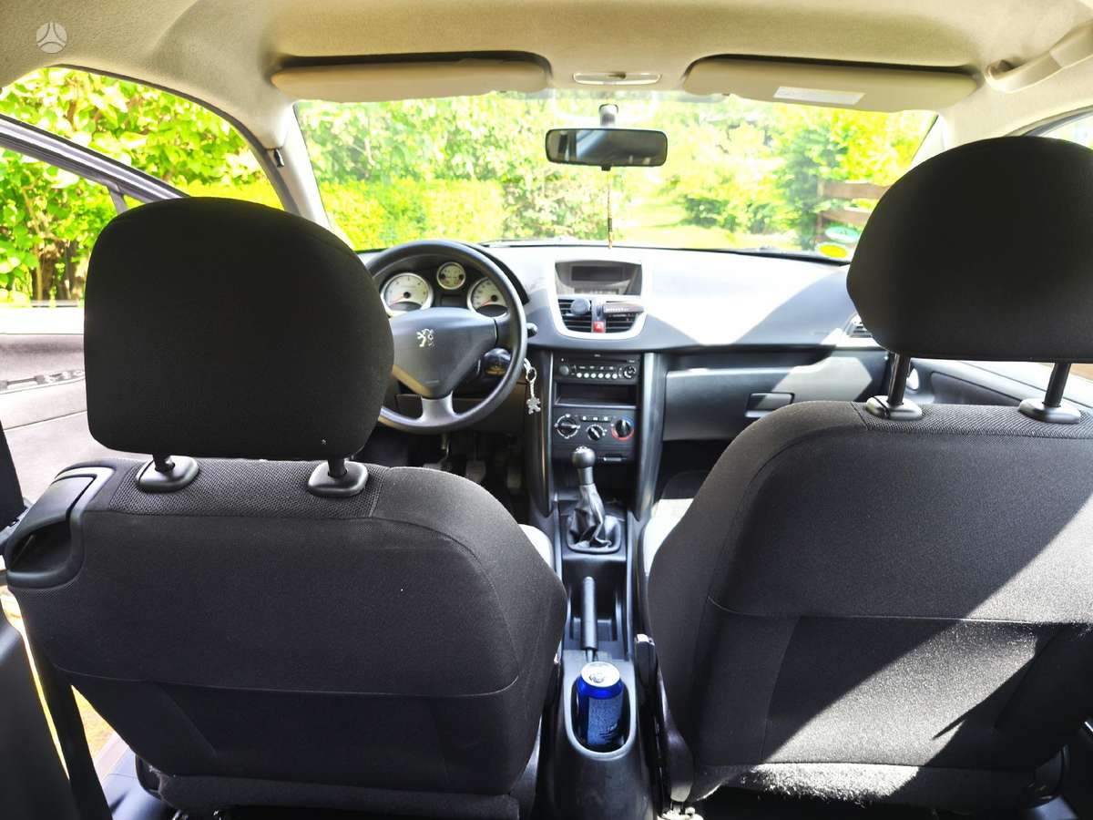 Peugeot 207, 1.6 l., hatchback