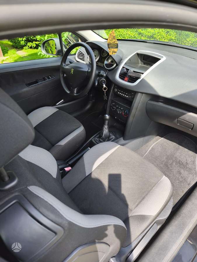 Peugeot 207, 1.6 l., hatchback