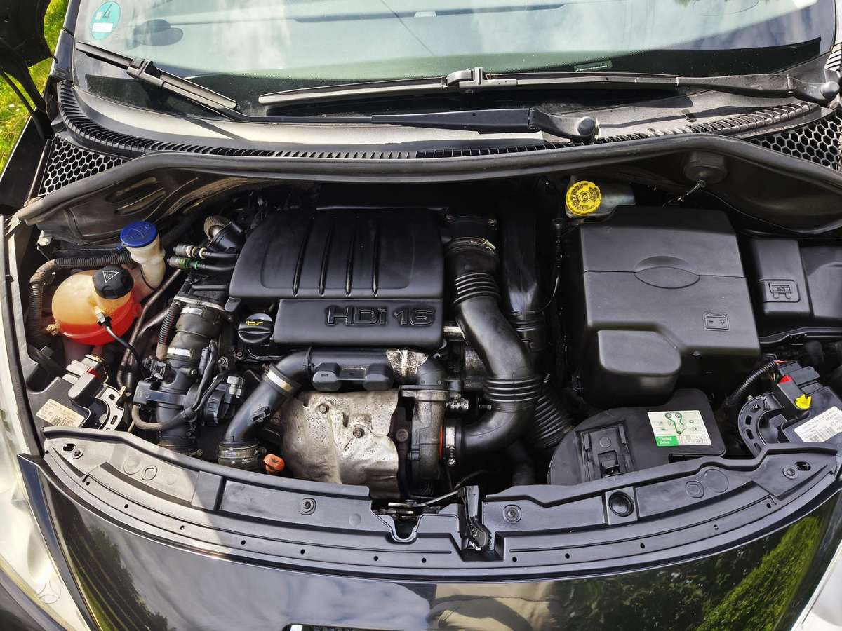Peugeot 207, 1.6 l., hatchback