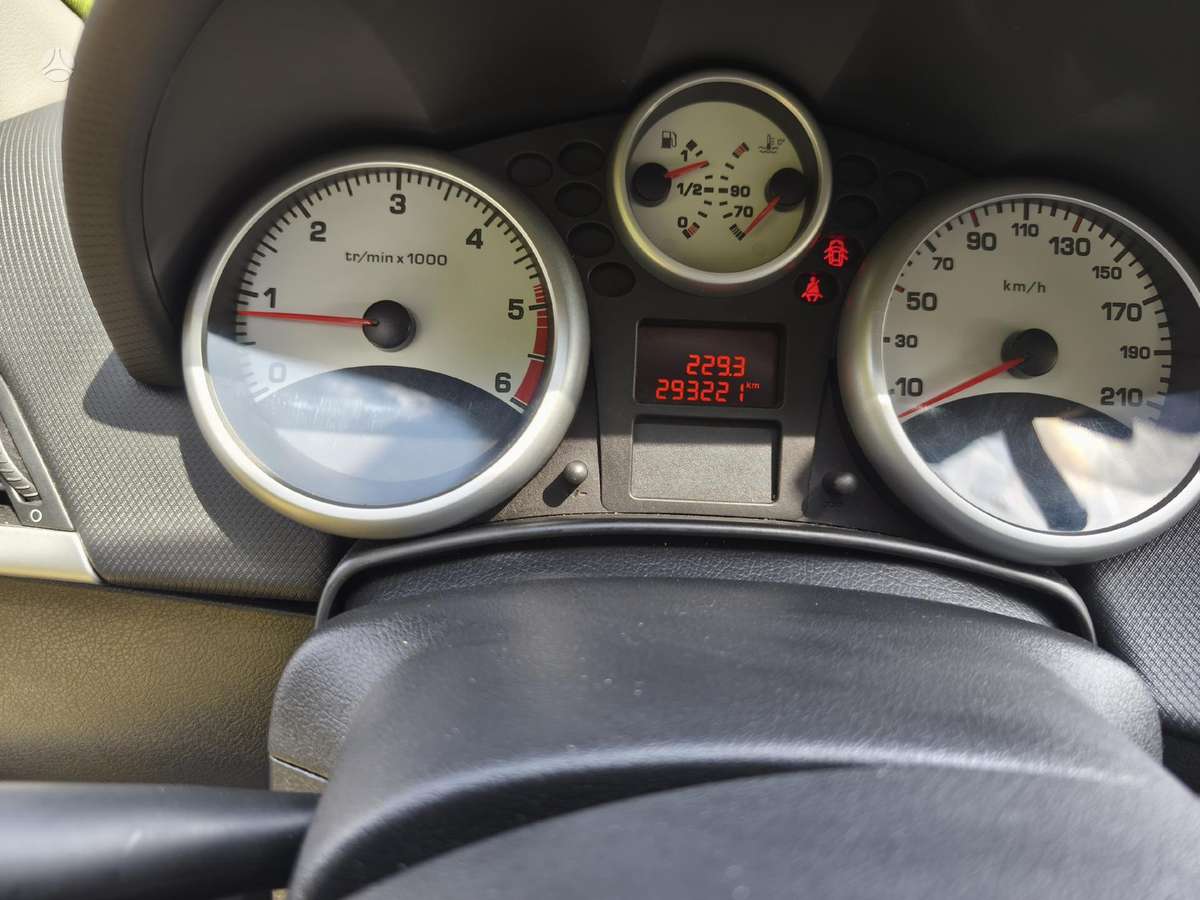 Peugeot 207, 1.6 l., hatchback
