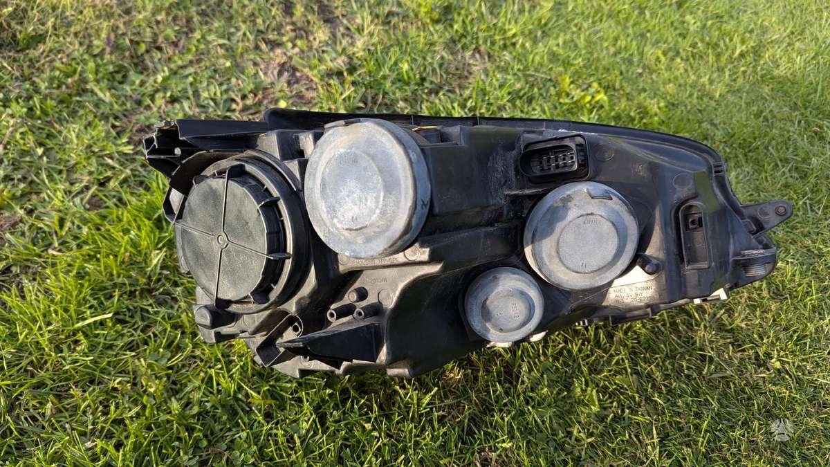 Volkswagen Golf žibintai