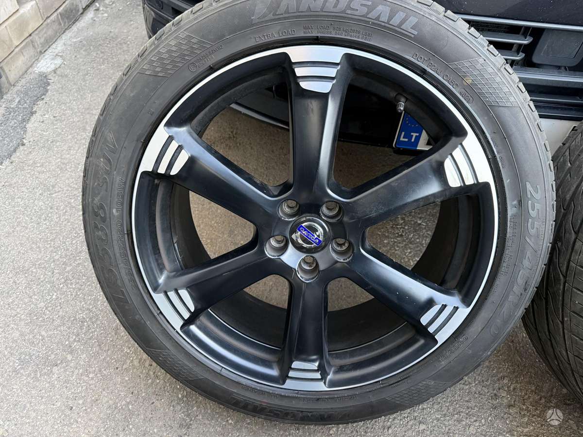 Volvo XC60 Originalus 2016m, легкосплавные , R20