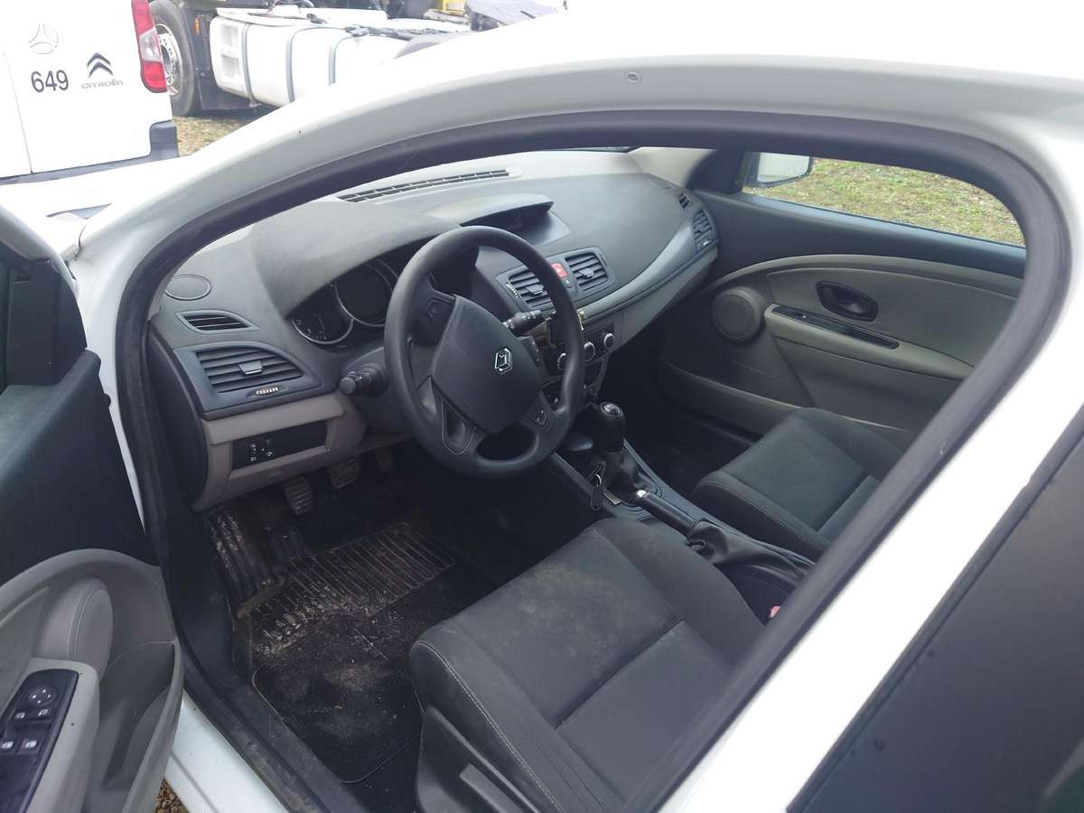 Renault Megane dalimis