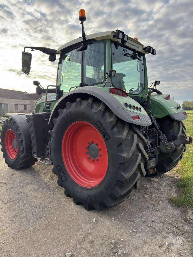 Fendt 724 Vario Profi Plus, tractors