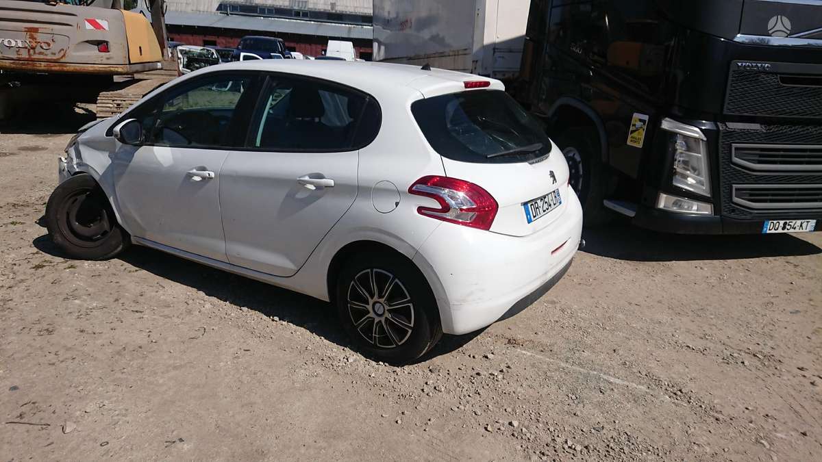 Peugeot 208 rezerves daļās
