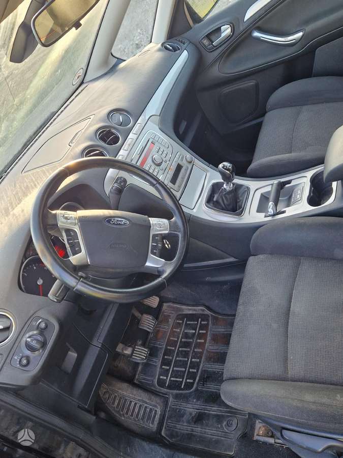 Ford S-MAX по частям