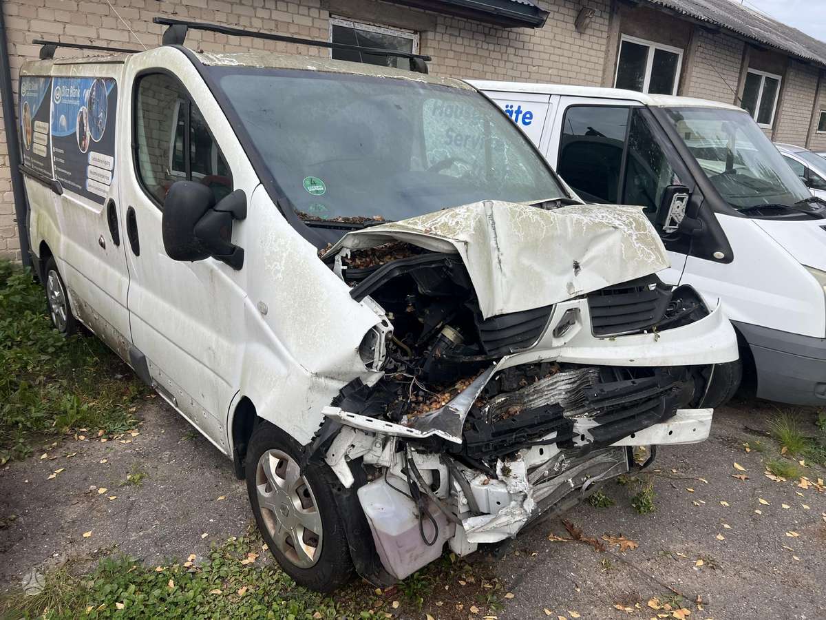 Renault Trafic dalimis. Iš vokietijos