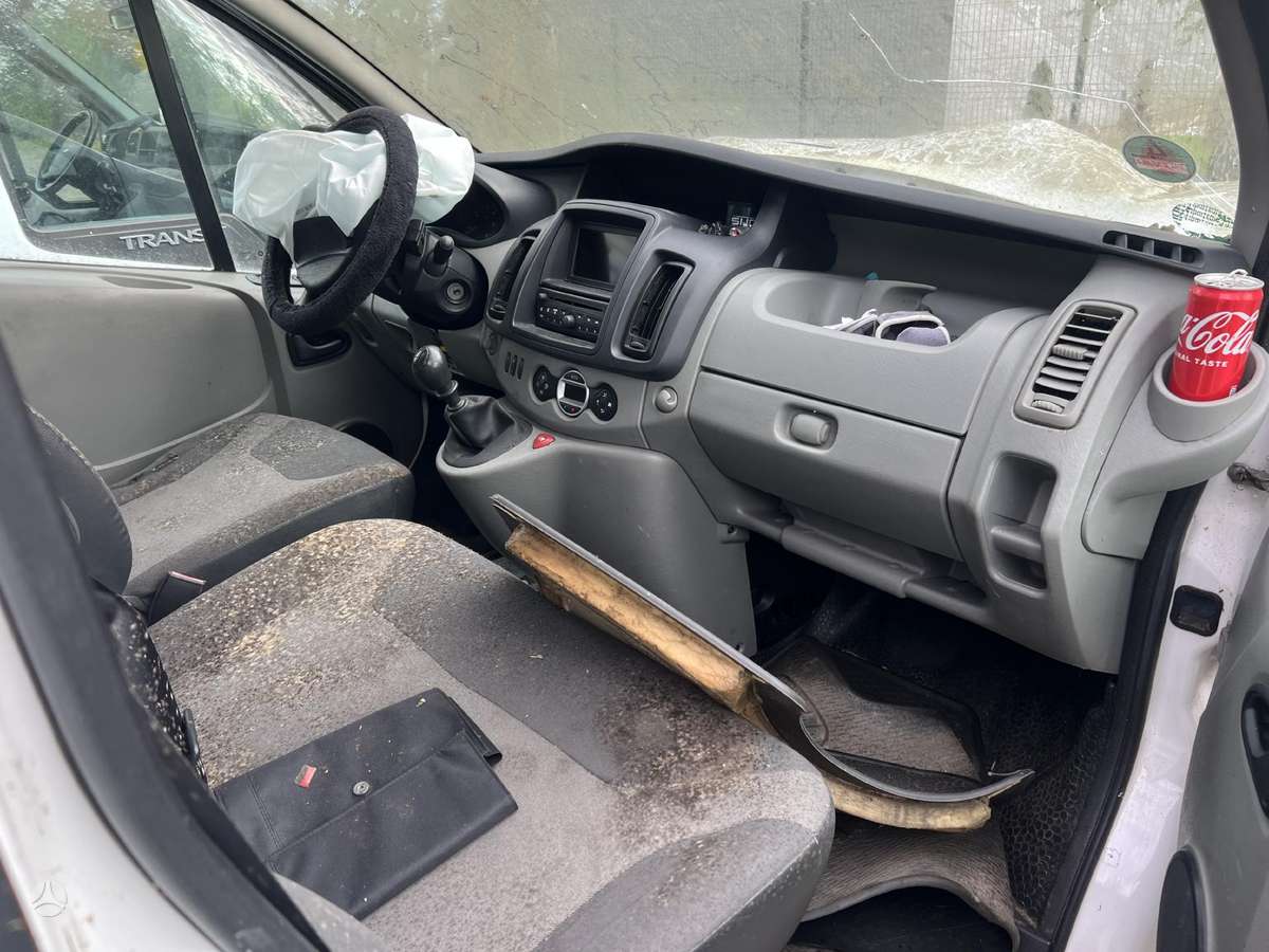 Renault Trafic dalimis. Iš vokietijos