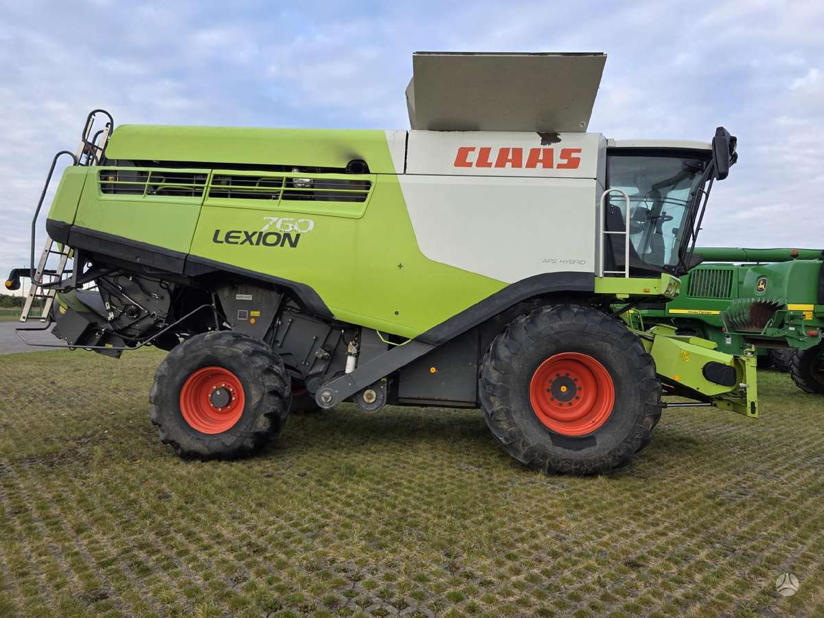 Claas Lexion 760, combine harvesters