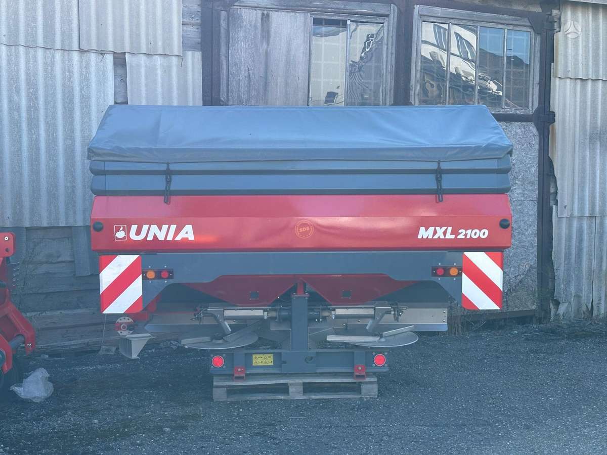 Unia MXL 2100, разбрасыватели