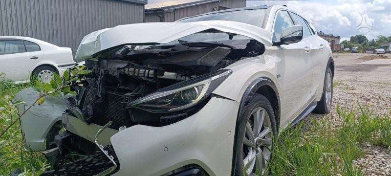 Infiniti Q30