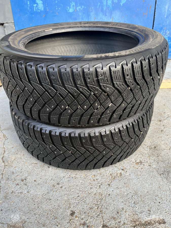 Goodyear UltraGrip, winter 215/55 R18