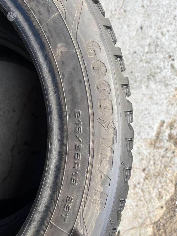Goodyear UltraGrip, winter 215/55 R18