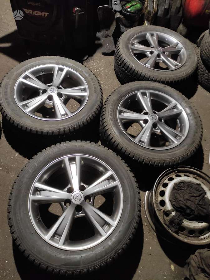 Continental, зимние 235/55 R18