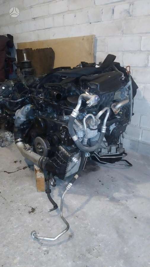 Mercedes-Benz C220 engine
