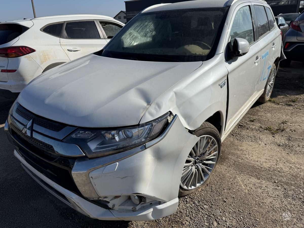 Mitsubishi Outlander dalimis