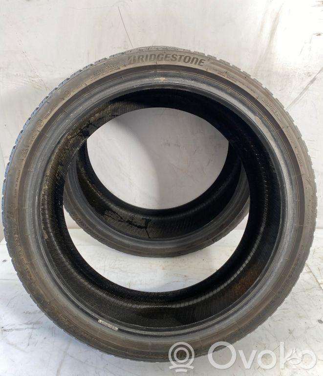 Bridgestone BLIZZAK LM005, всесезонные 235/35 R19