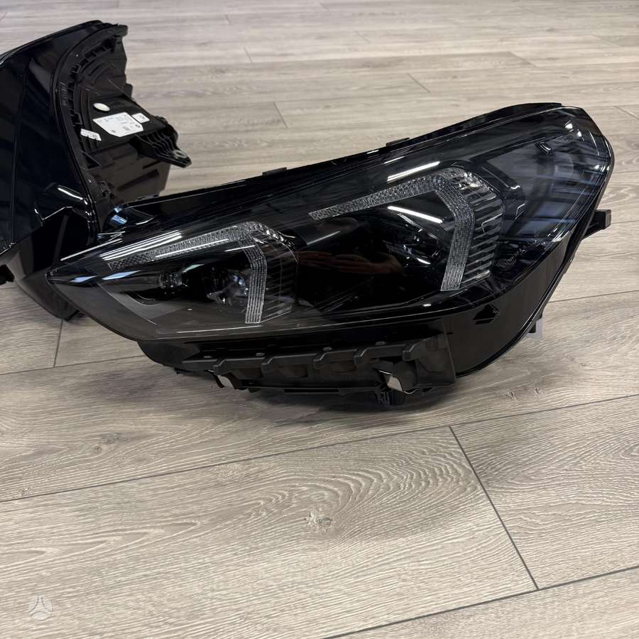 BMW X1 gaismas