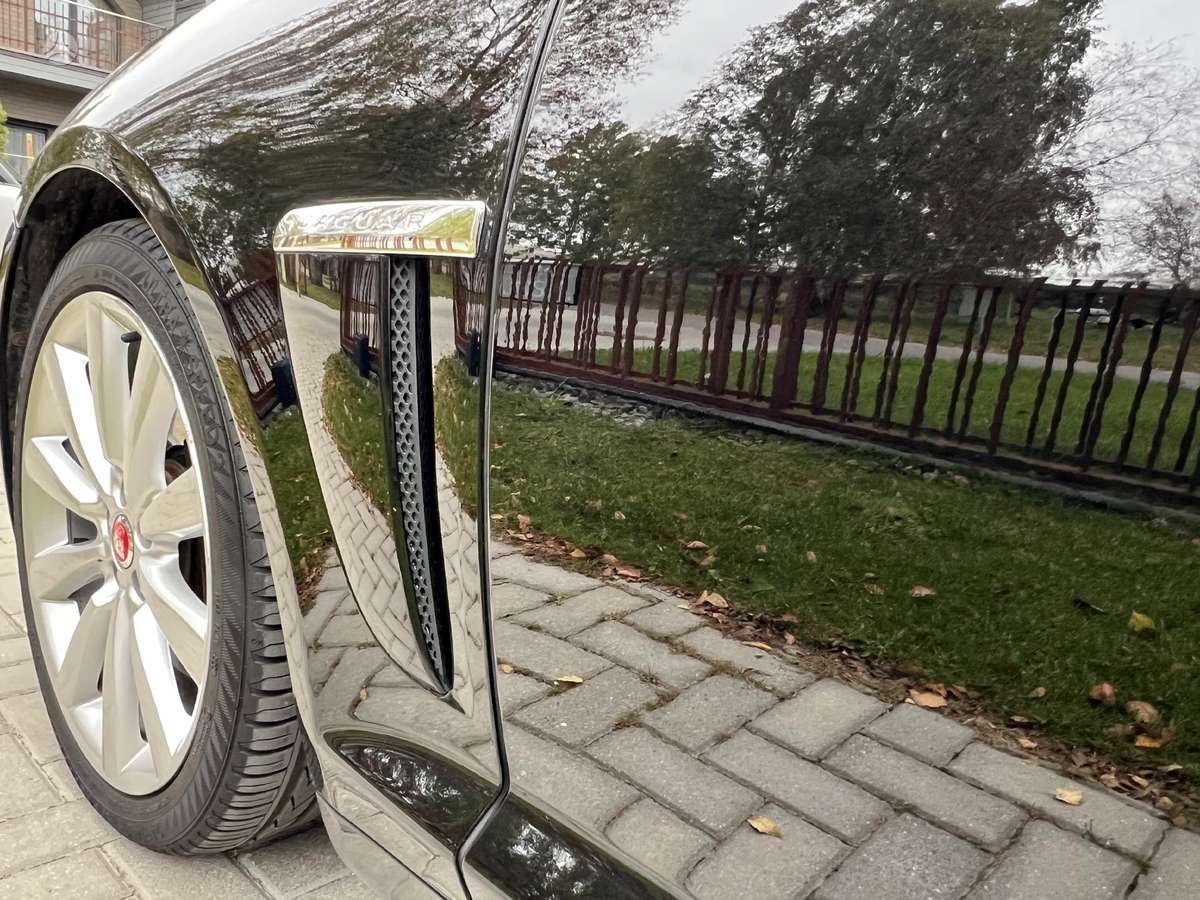 Jaguar XF, 3.0 l., Седан