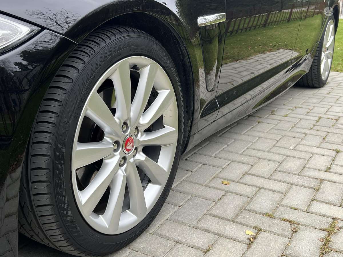 Jaguar XF, 3.0 l., Седан