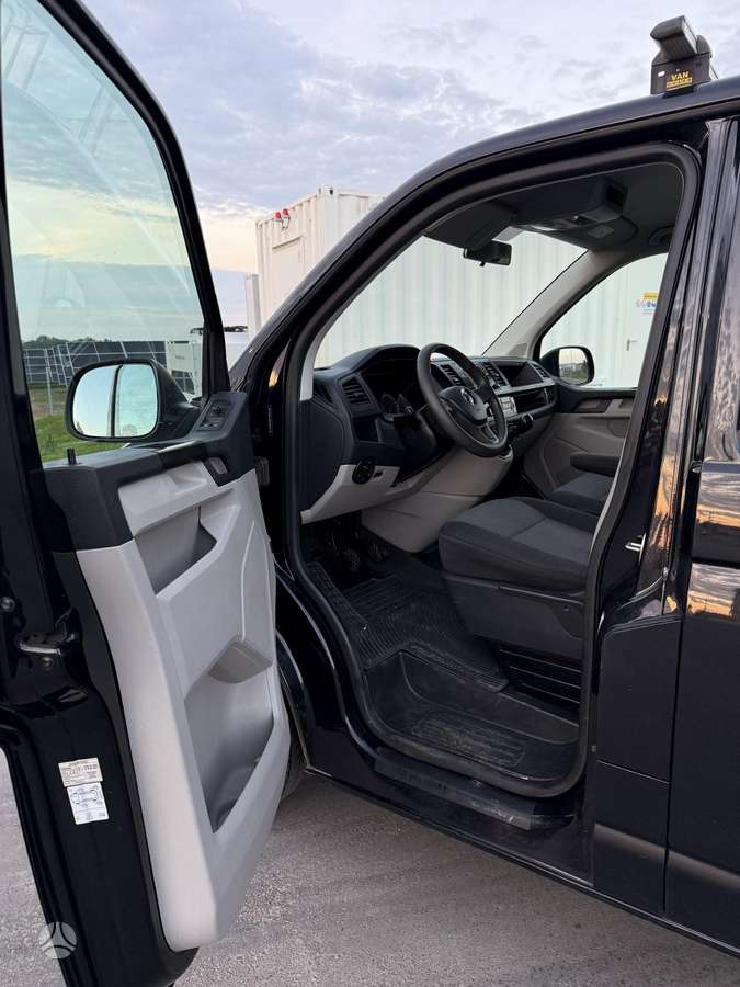Volkswagen Transporter, cargo van