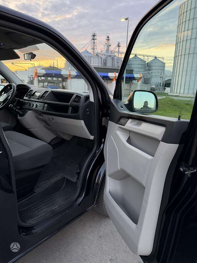 Volkswagen Transporter, cargo van
