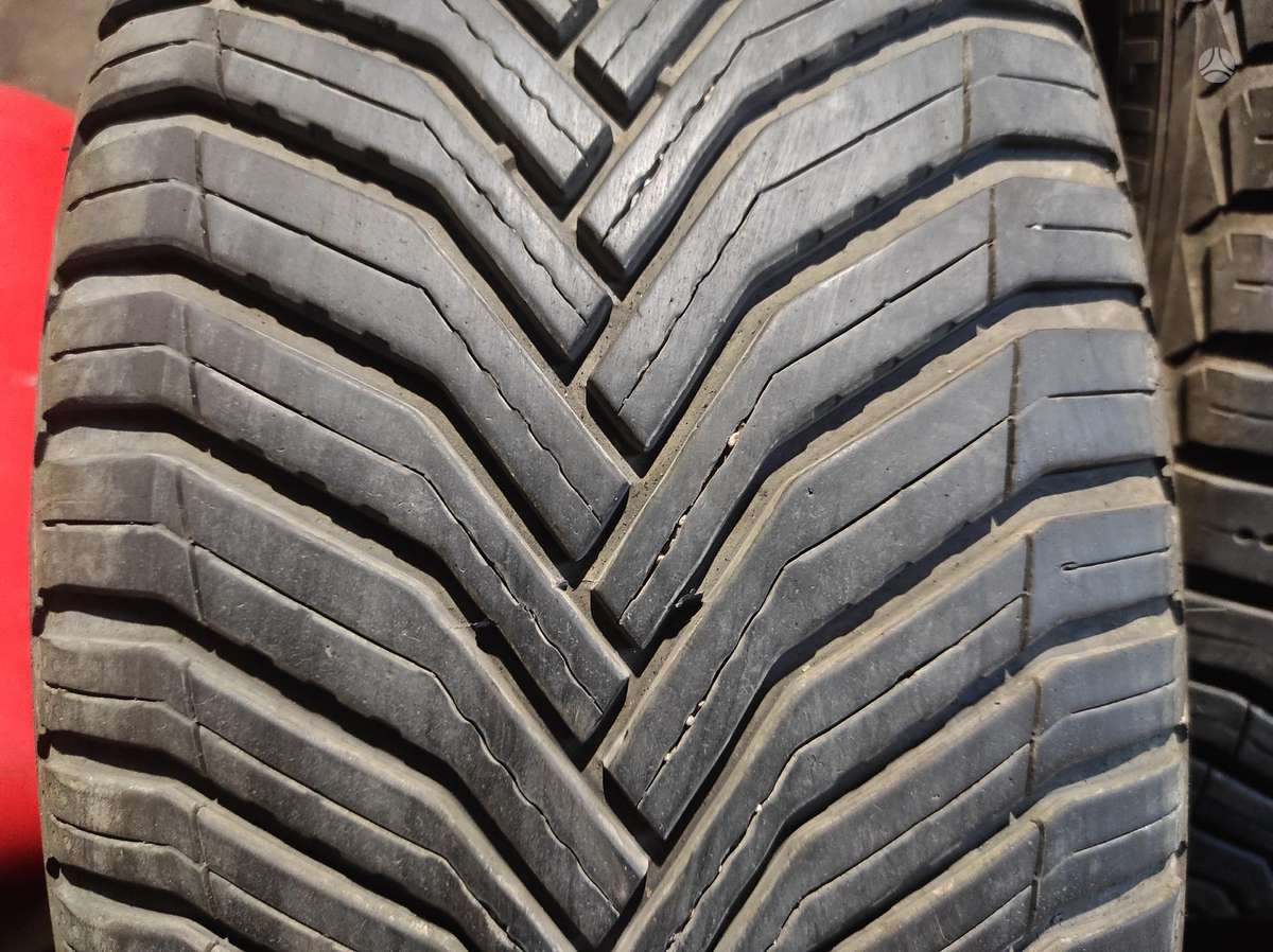 Continental, зимние 225/45 R17