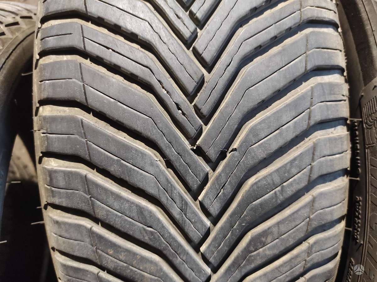 Continental, зимние 225/45 R17