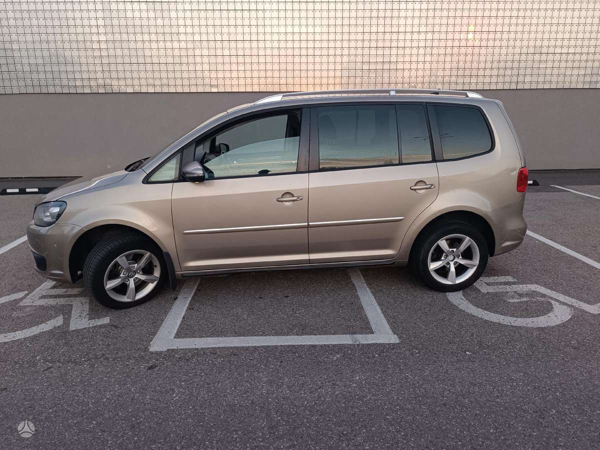Volkswagen Touran - 2