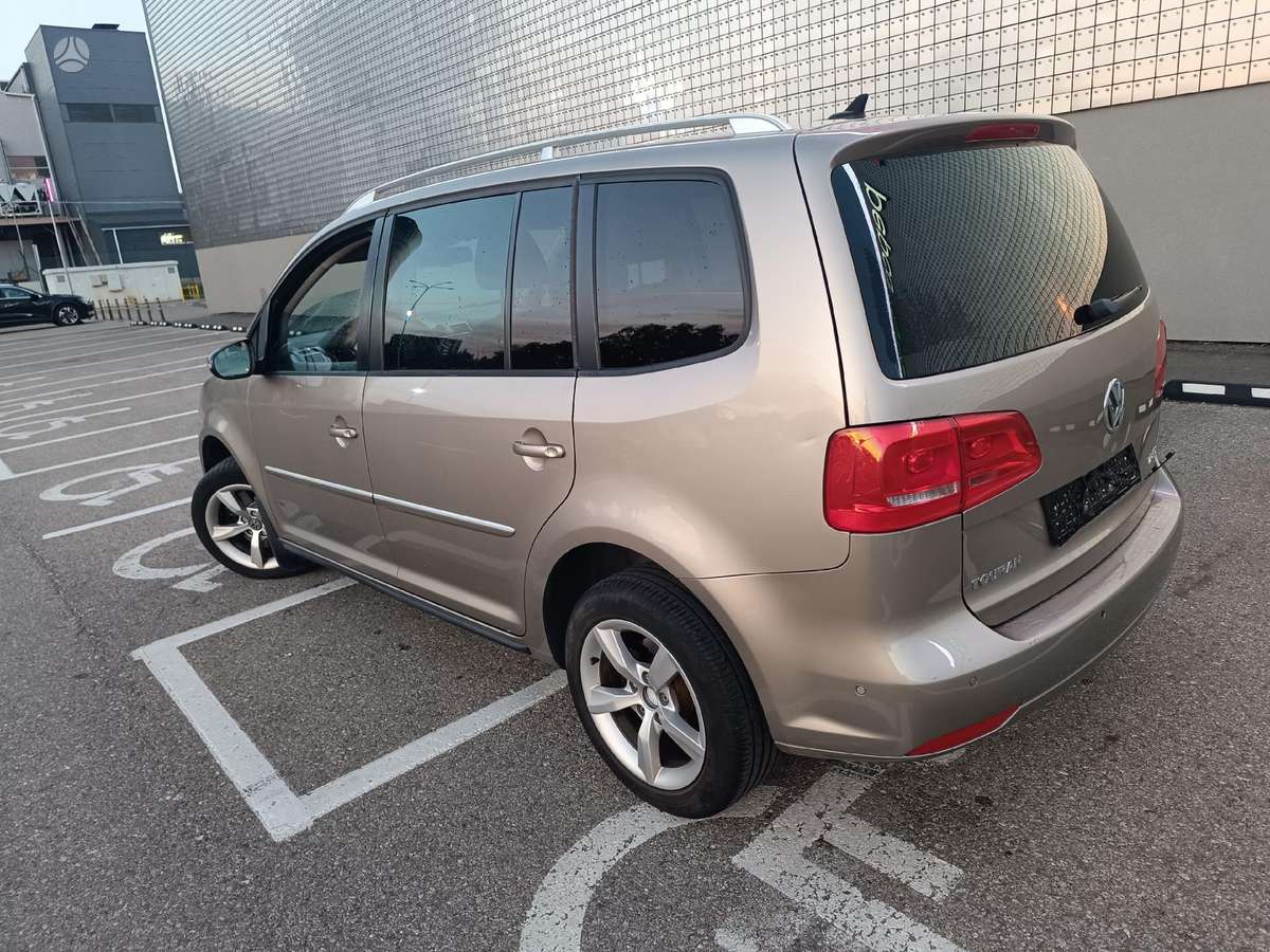 Volkswagen Touran - 3