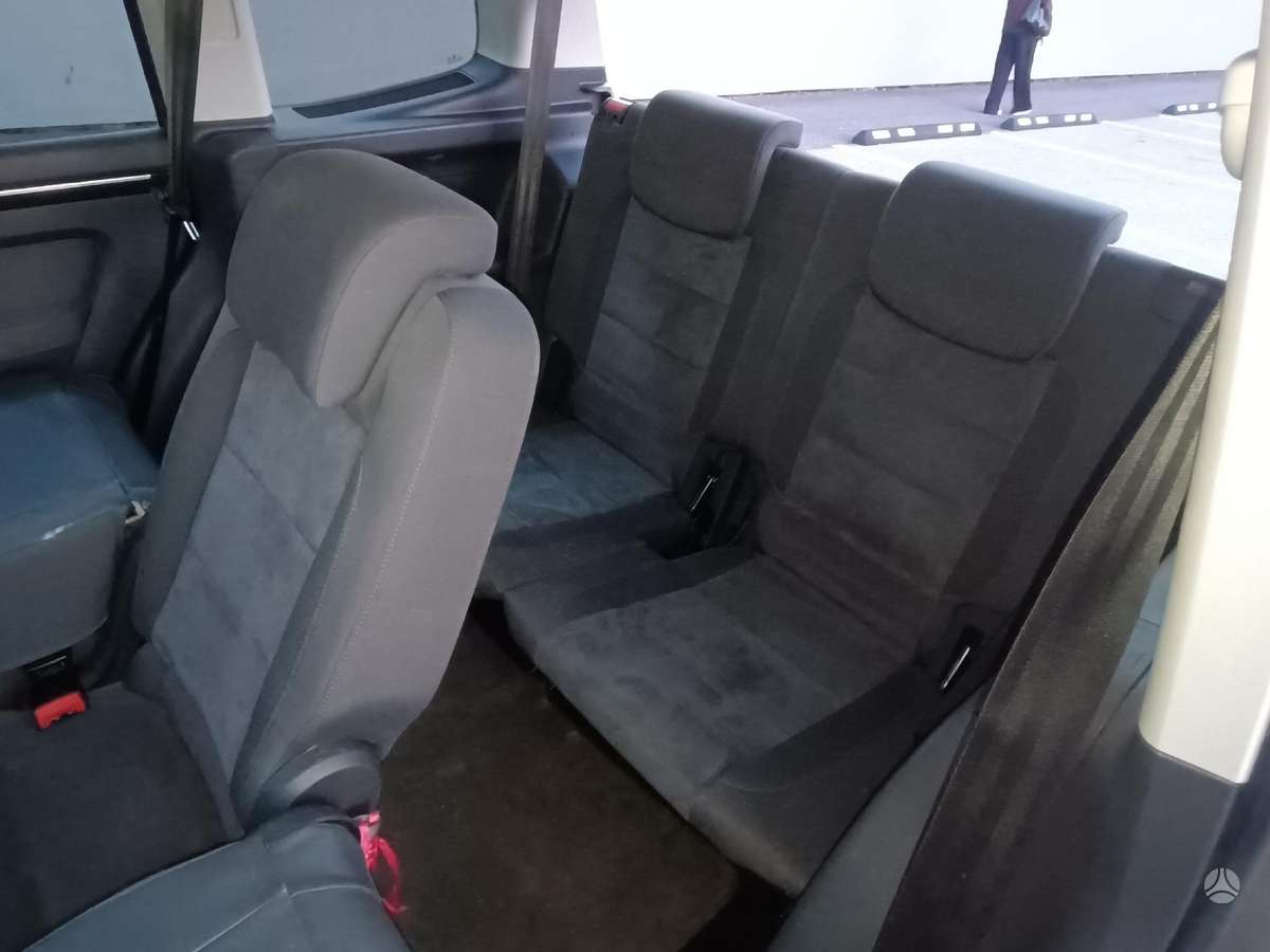 Volkswagen Touran - 7