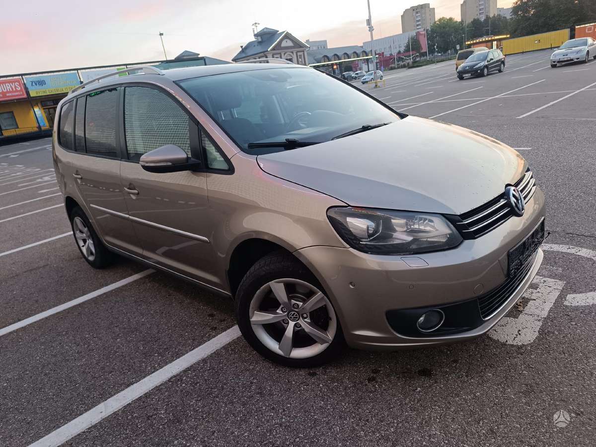 Volkswagen Touran - 8