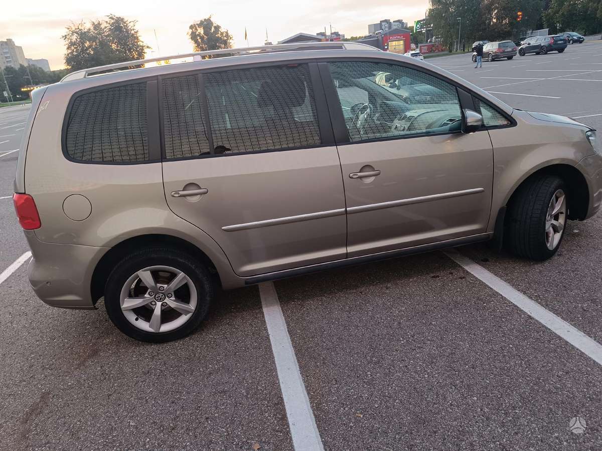 Volkswagen Touran - 9