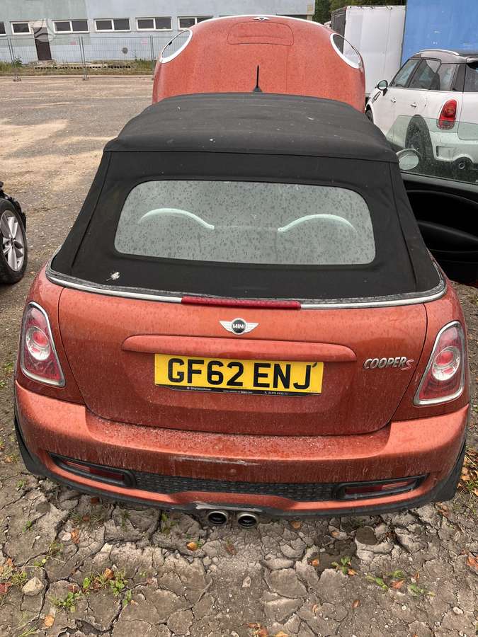 Mini Cooper for parts. Dalimis