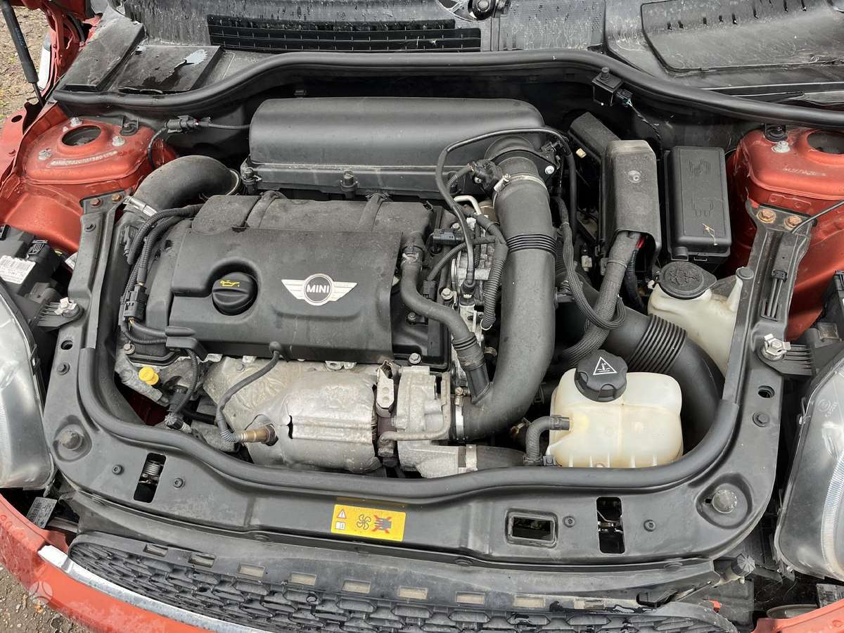 Mini Cooper for parts. Dalimis