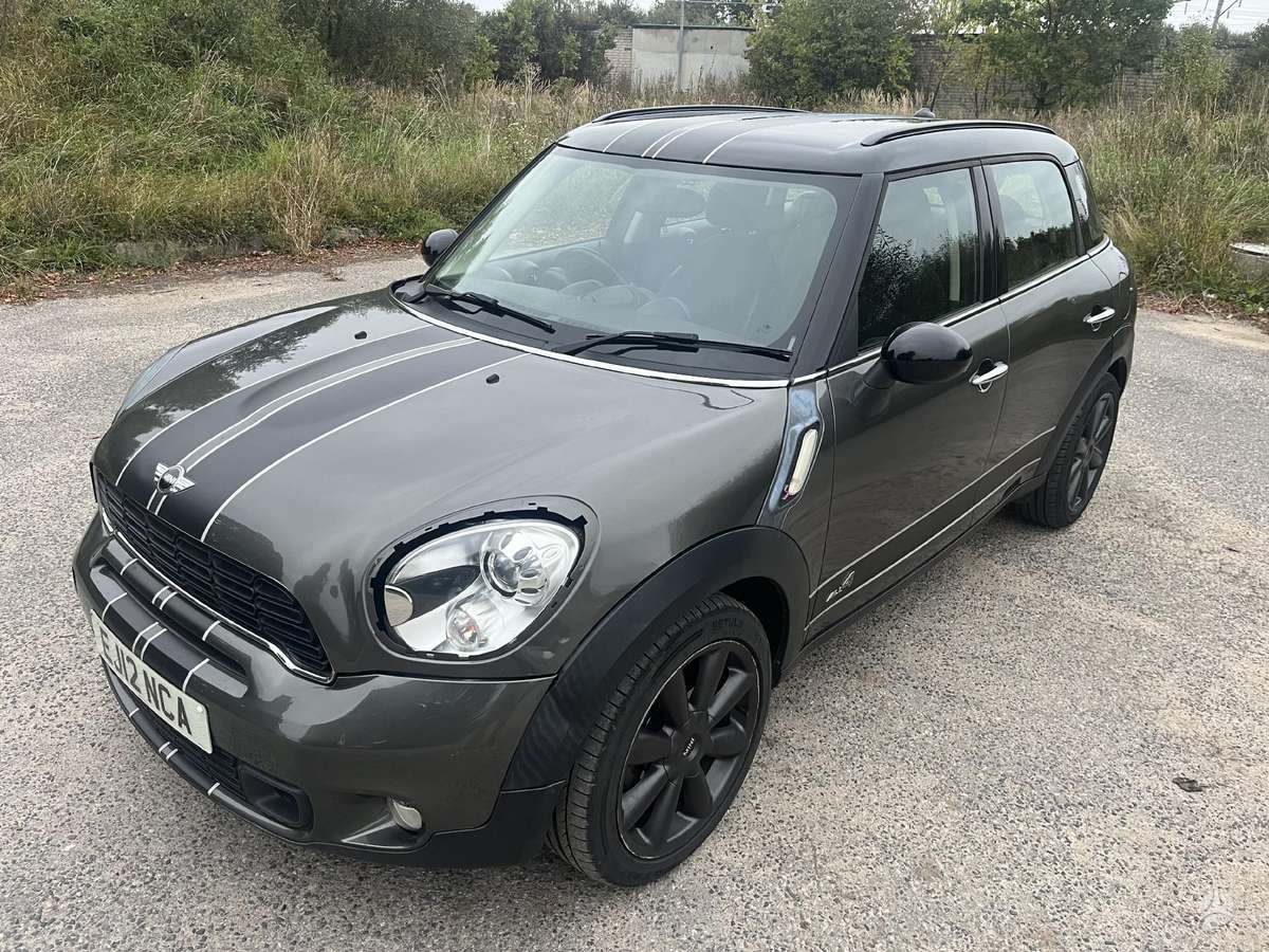 Mini Countryman dalimis. Dalimis