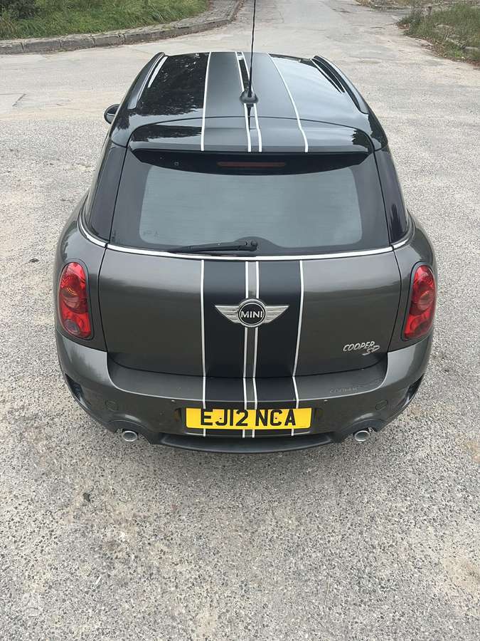 Mini Countryman dalimis. Dalimis