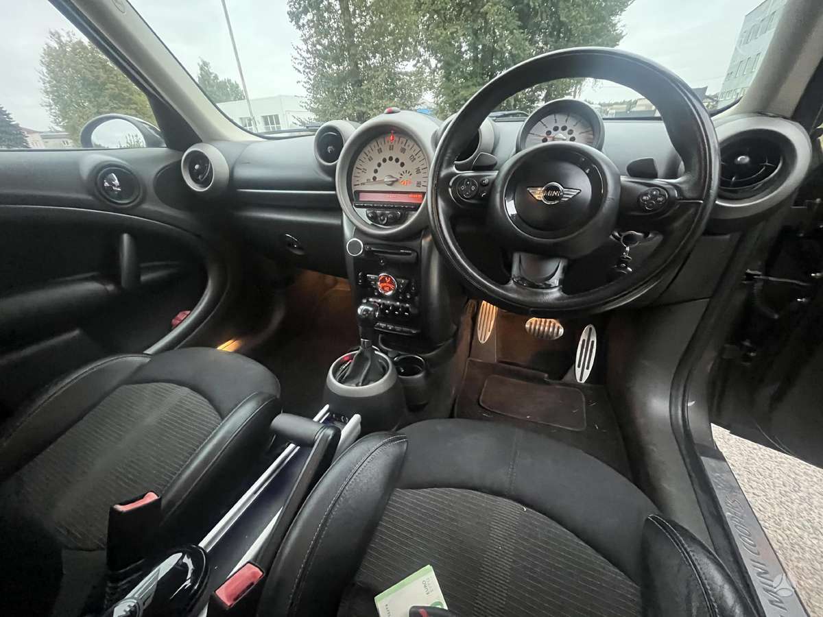 Mini Countryman dalimis. Dalimis