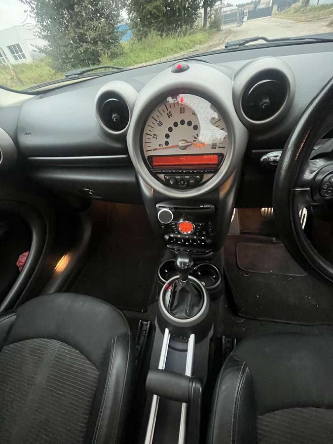 Mini Countryman dalimis. Dalimis