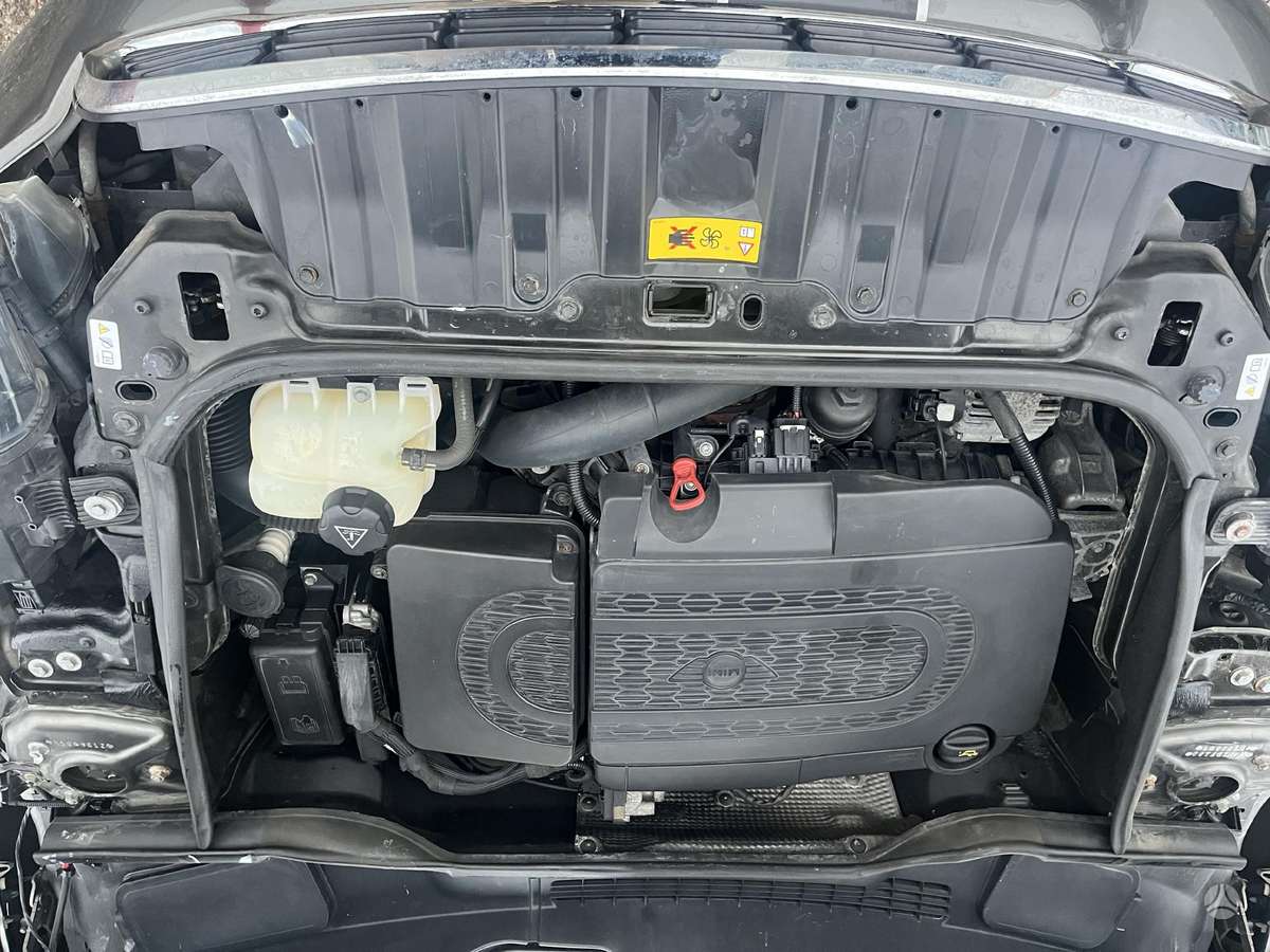 Mini Countryman dalimis. Dalimis