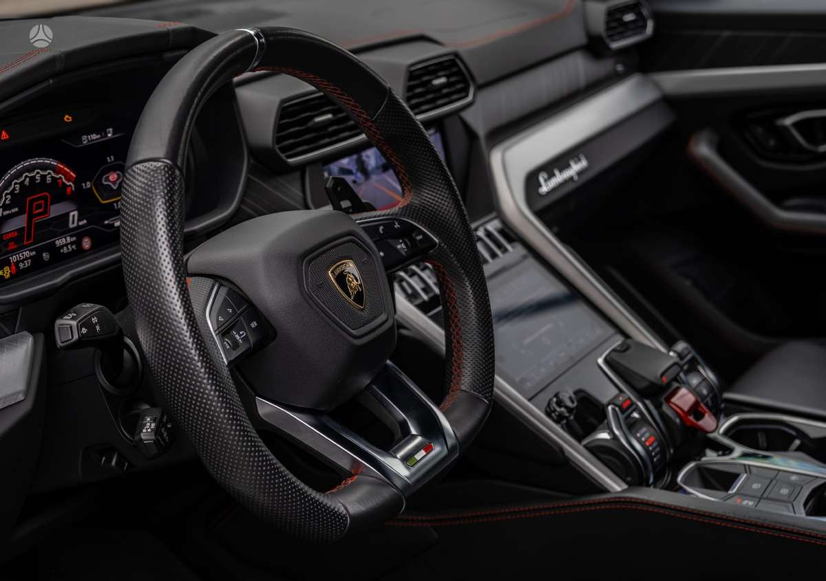 Lamborghini Urus, 4.0 l., visureigis / krosoveris
