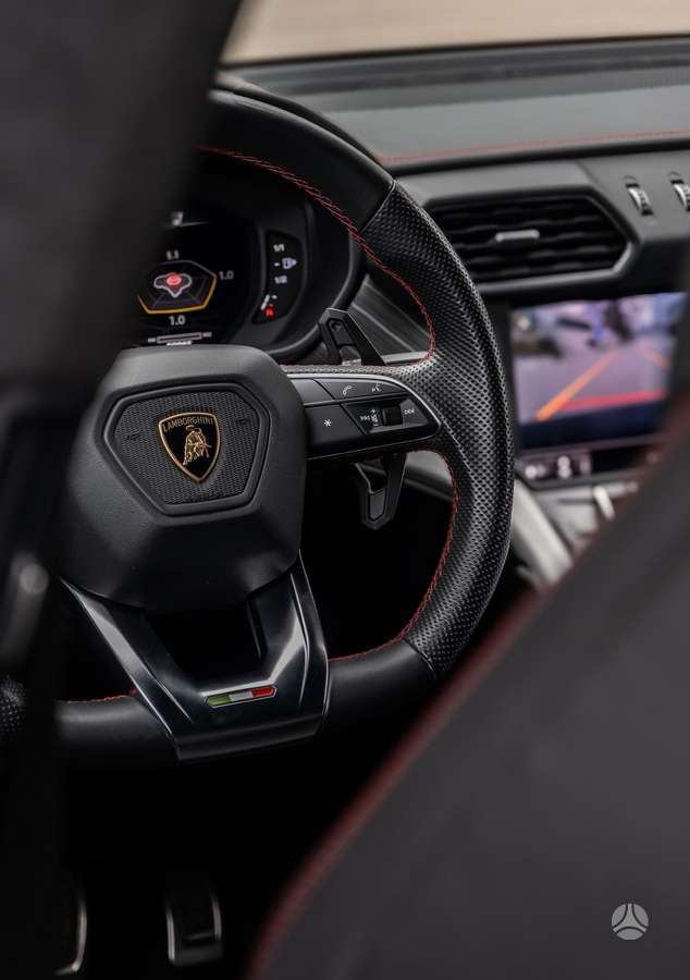 Lamborghini Urus, 4.0 l., visureigis / krosoveris