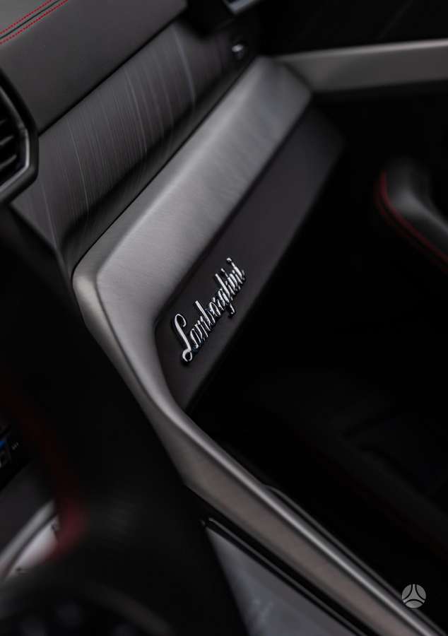 Lamborghini Urus, 4.0 l., visureigis / krosoveris